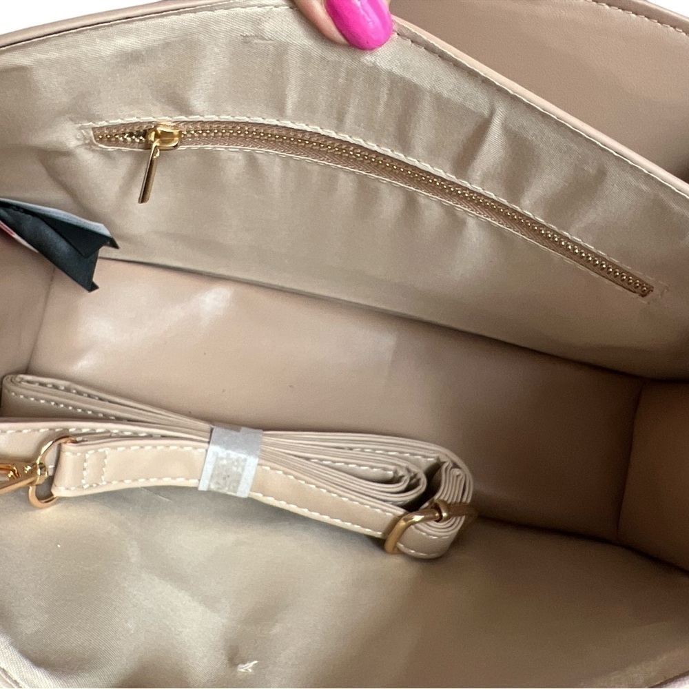 NWT Valentino Orlandi Quilted Lunchbox  Bag with Crossbody Strap - Picture 8 of 10